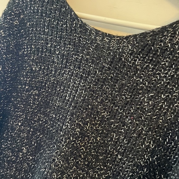 Forever21 Black Heather Sweater with cross cross open back Size Small - Picture 4 of 5